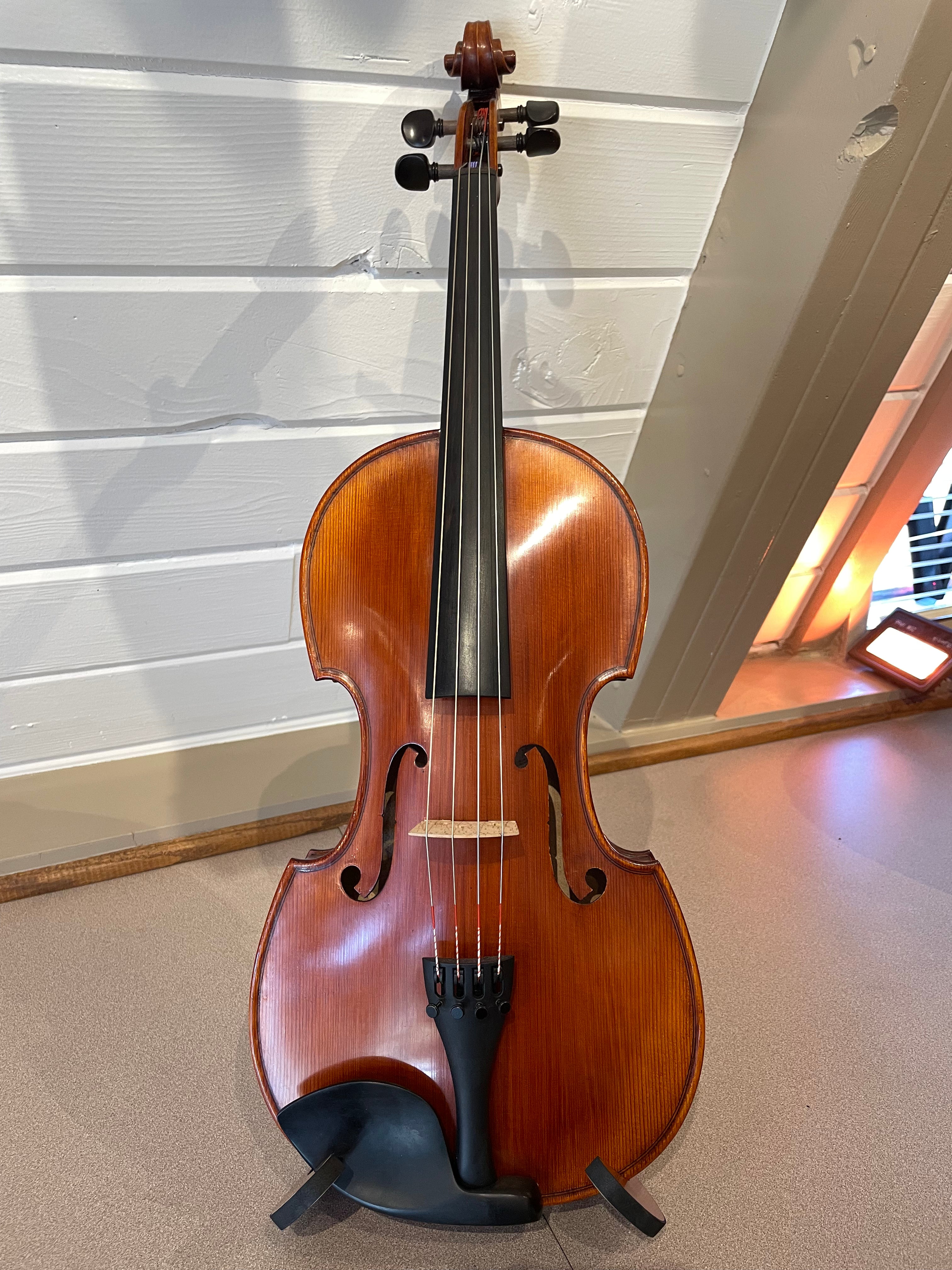 Upgrade 16.5" Viola Outfit