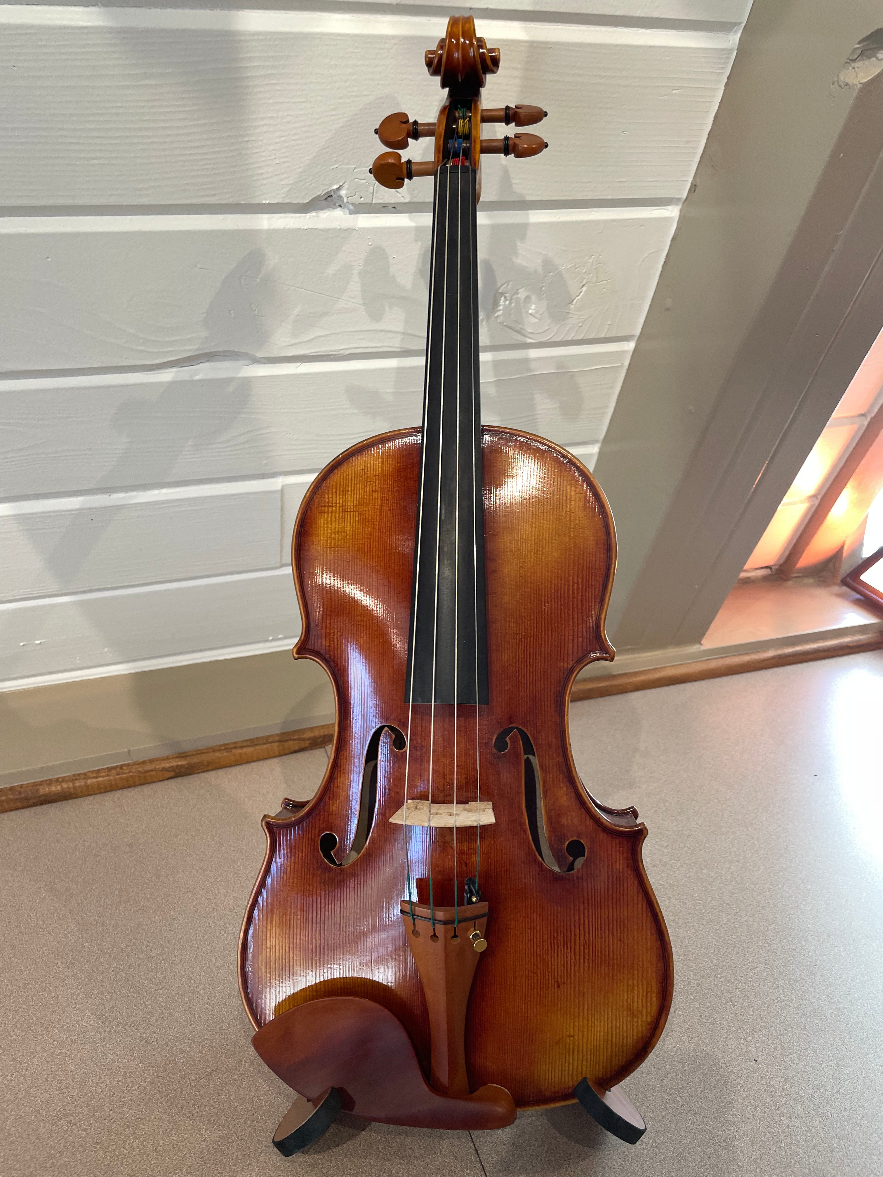 Upgrade 15" Viola Outfit