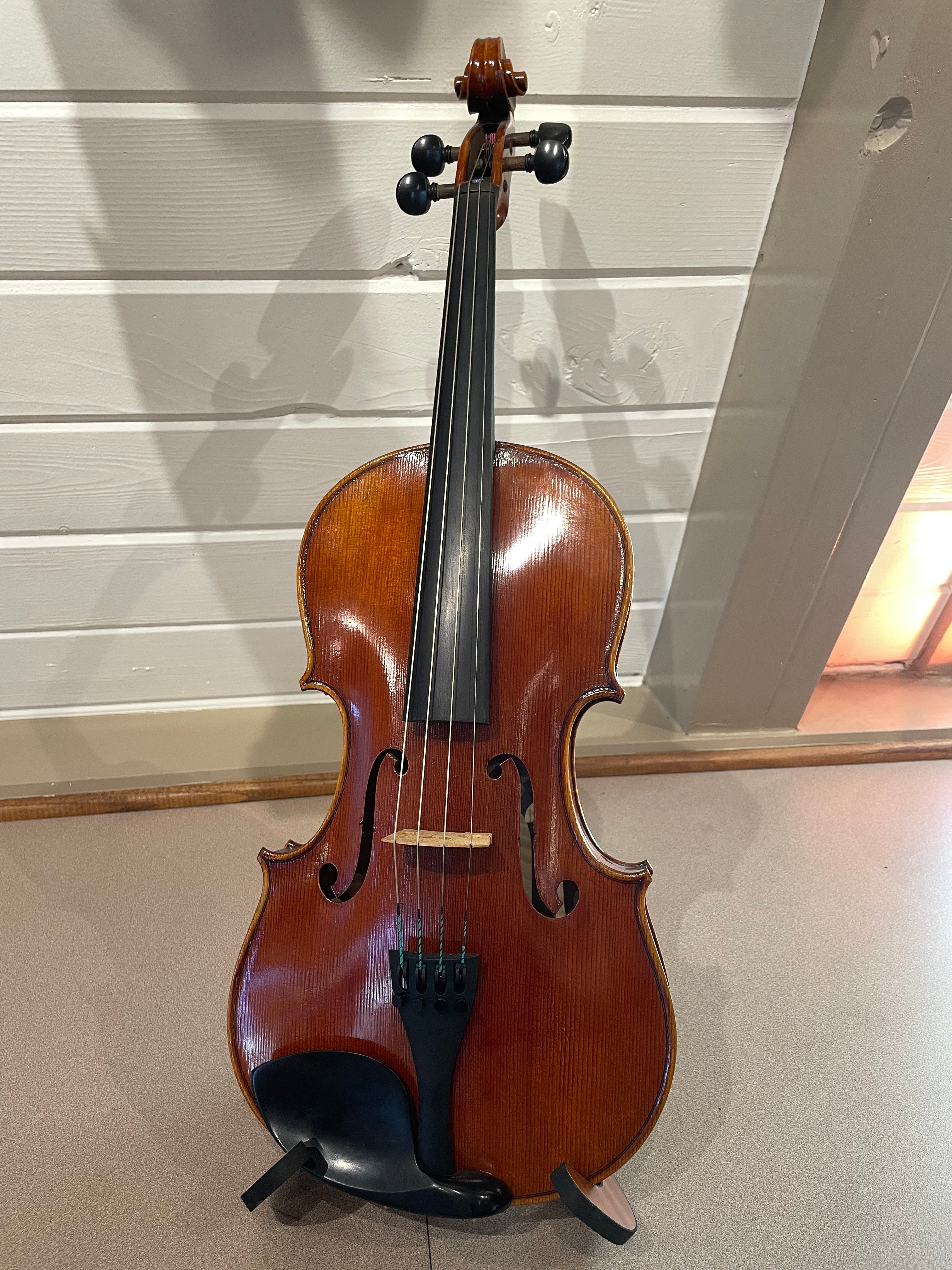 Upgrade 16" Viola Outfit