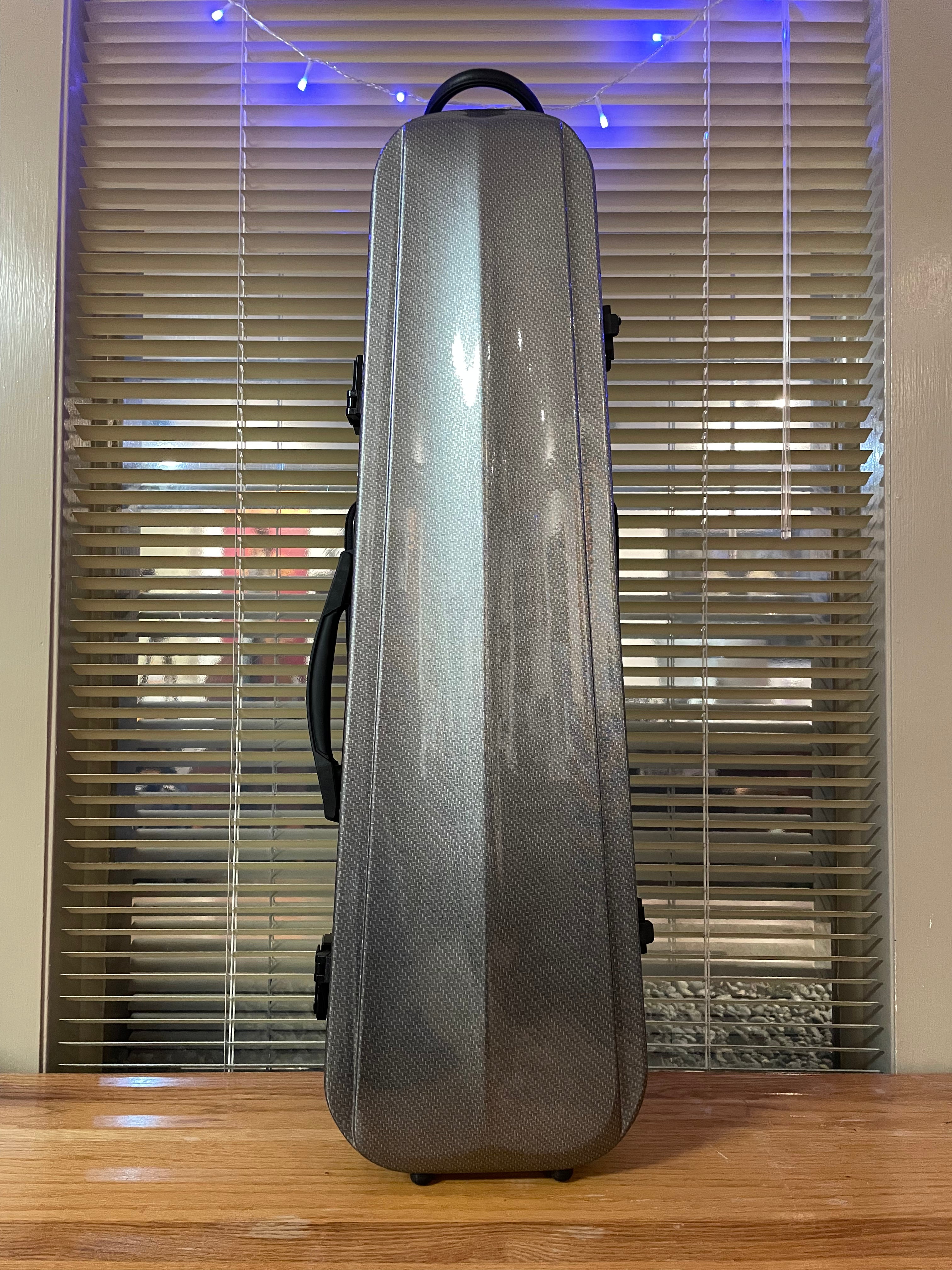 4/4 Violin Case - Hard Shell Dart Shaped Model